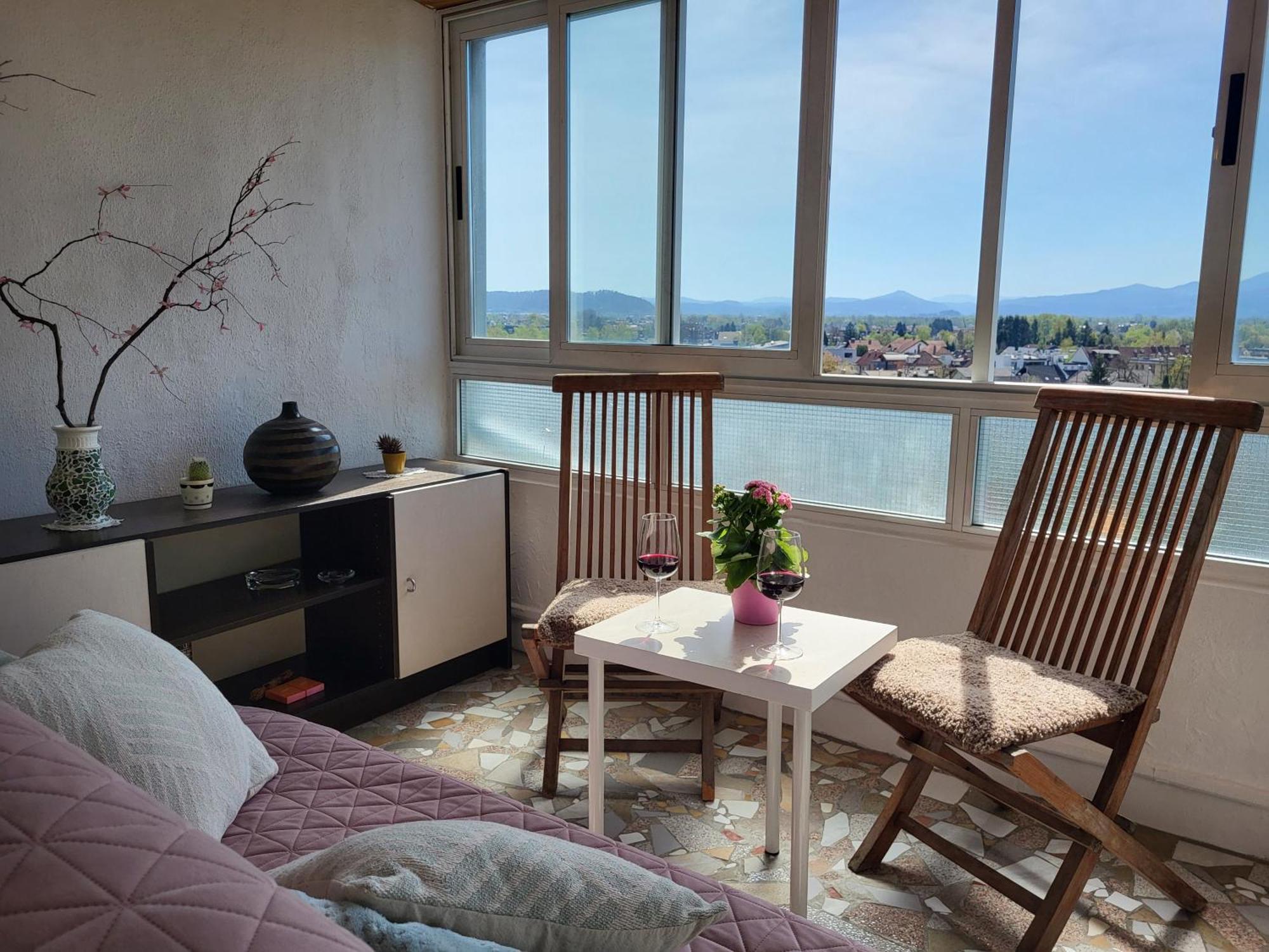 Beautiful Apartment In The Nicest Part Of Town Любляна Экстерьер фото
